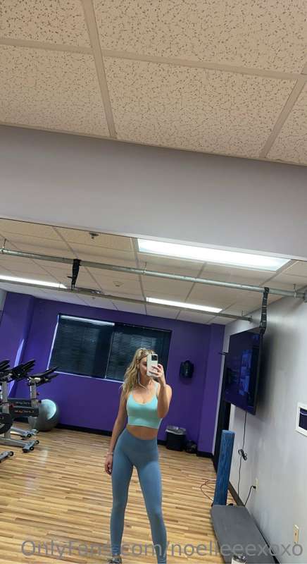 noelleeexoxo