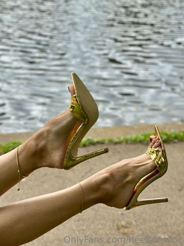 heelsofmine image #0
