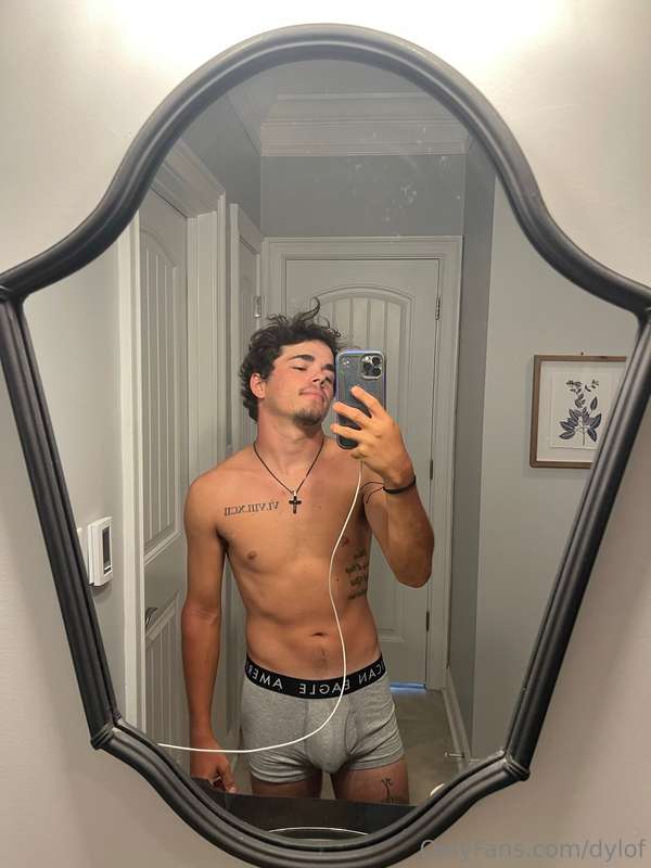 Cum take a shower with me🫣💦🥵 tip me for the vid😈