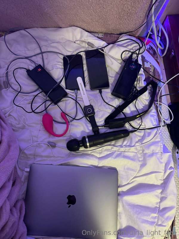 This is what your bed looks like when you're an OnlyFans mod..