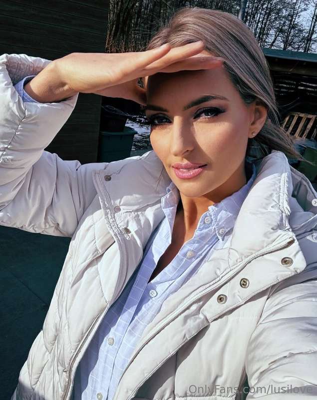 Zářím víc než slunce dneska… co myslíš, zvládneš ten pohled?..
